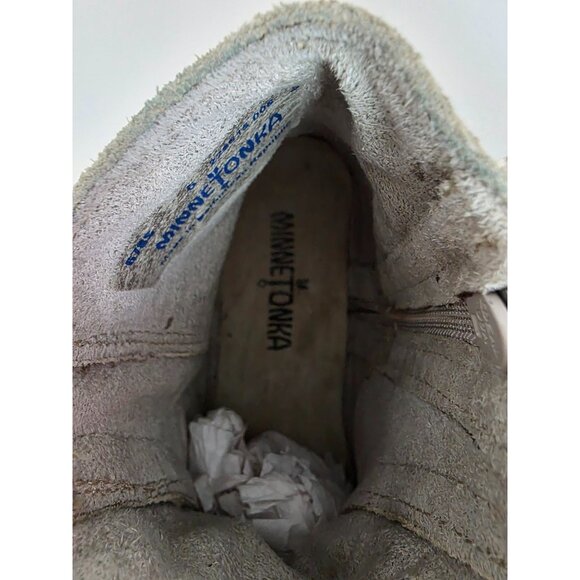 MinneTonka Suede Fringe Ankle Boots With Side Zippers Rivet Details & Rubber Sol - Picture 8 of 12